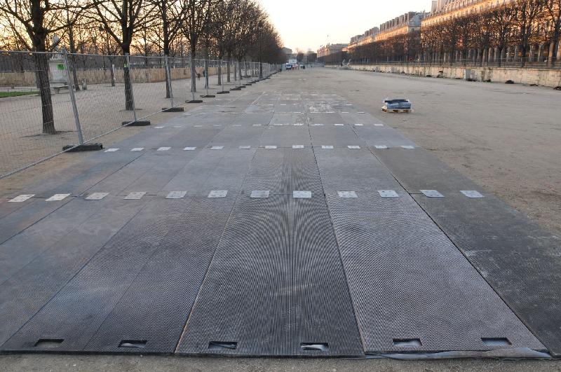 Plaques de roulage plastique  pour chemins d'accès, cheminements piétons et plateformes temporaires - disponible en vente et en location - PLAQ'ECO_3