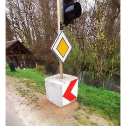 Panneau de priorité AB6 - Indication du caractère prioritaire d'une route - WP Signalisation_3