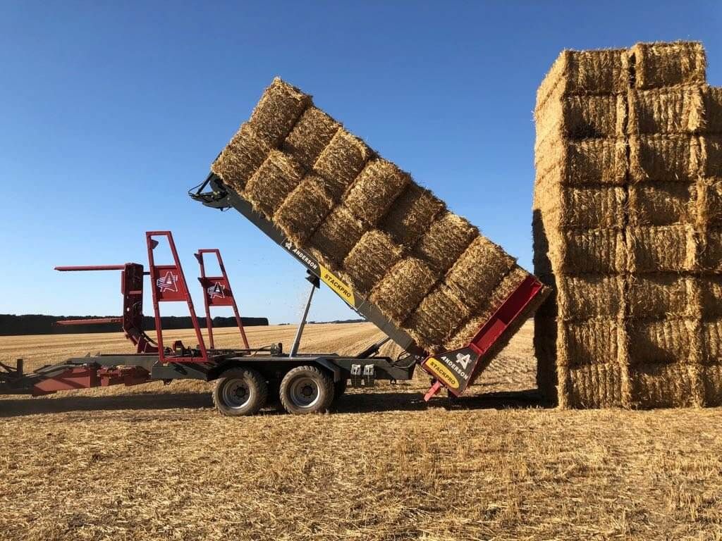 Autochargeuse Stackpro7200 à construction robuste pour balles humides ou sèches