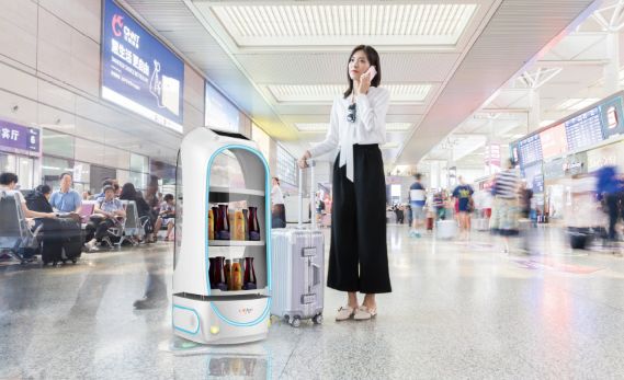 Robot conçu pour offrir des expériences interactives innovantes aux utilisateurs