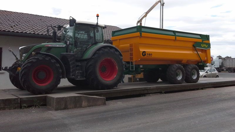 Benne G 180 avec trappe à grain intégrée