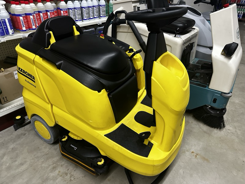 Autolaveuse Karcher à conducteur portée B90 R d'occasion_3