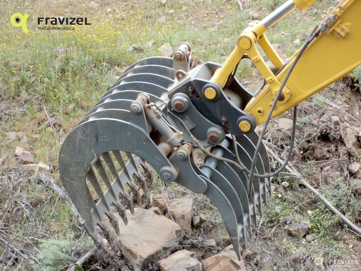 Godet pince chargeuse - fravizel_3