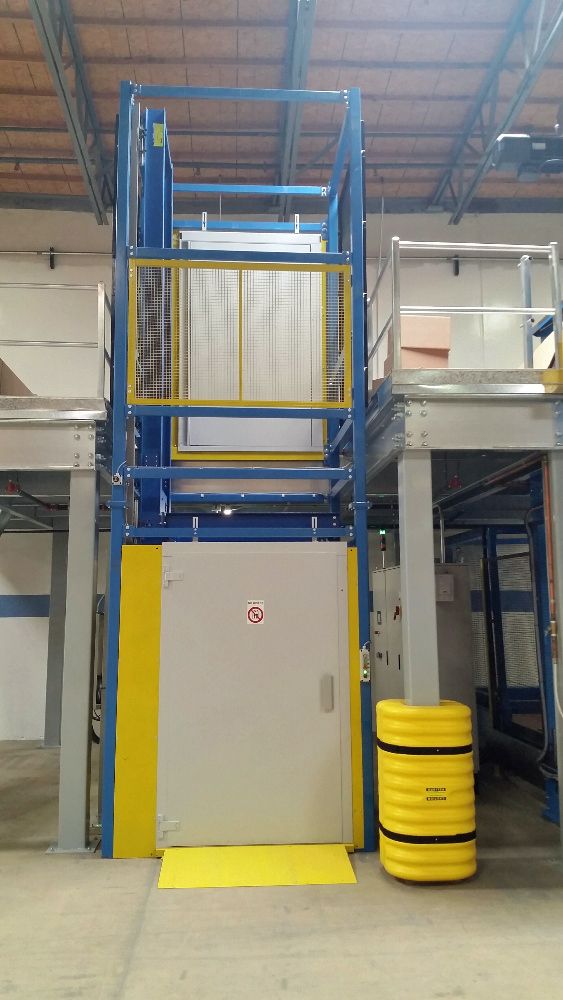Monte-charges EH 1500 pour 4 palettes 800x1200