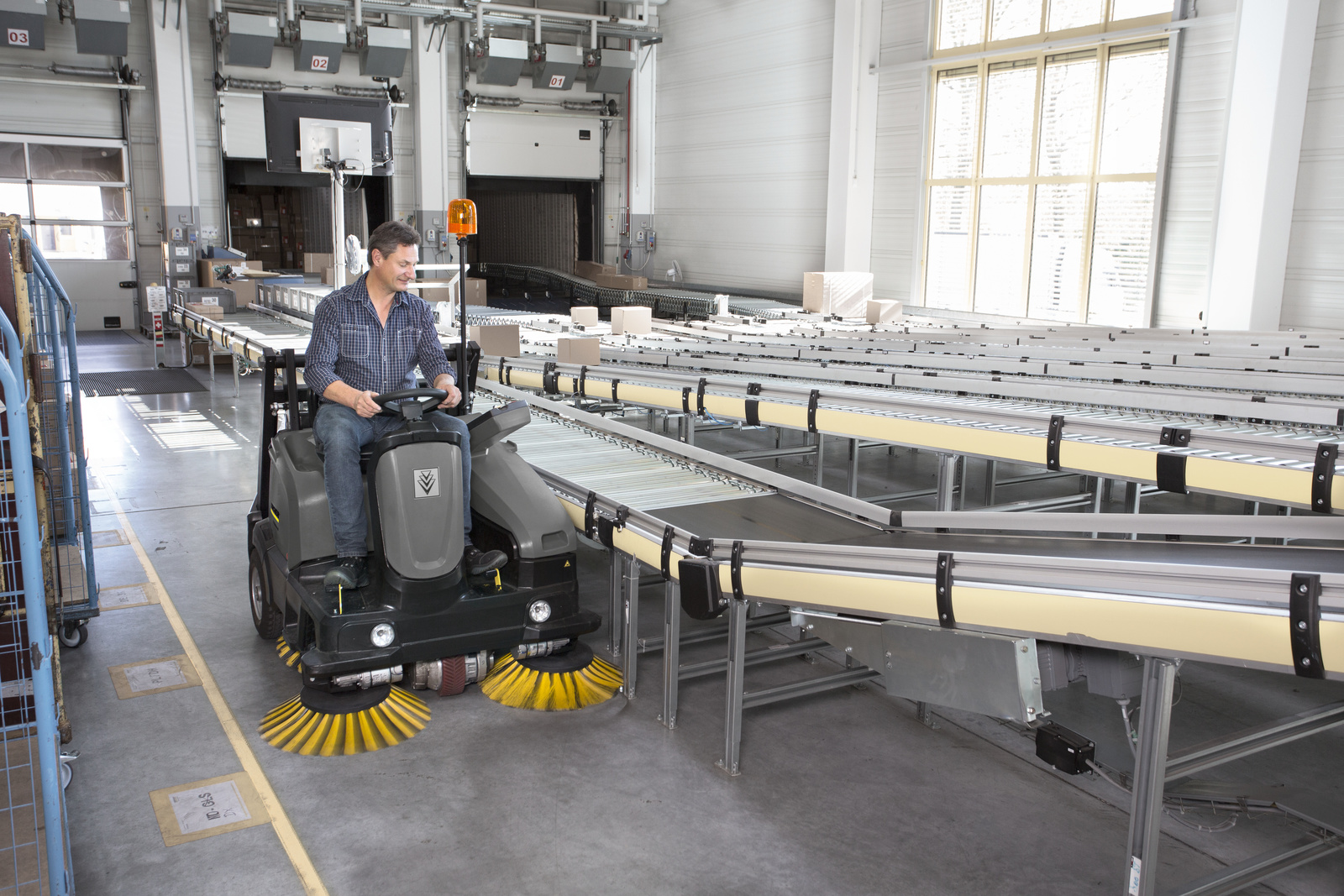 Balayeuse autoportée KM 105/110 R Bp Pack - Kärcher - Mode eco!efficiency, filtre Tact, relevage hydraulique_3