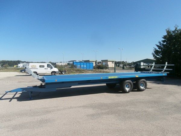 Remorque semi-portée avec châssis renforcé et béquille mécanique