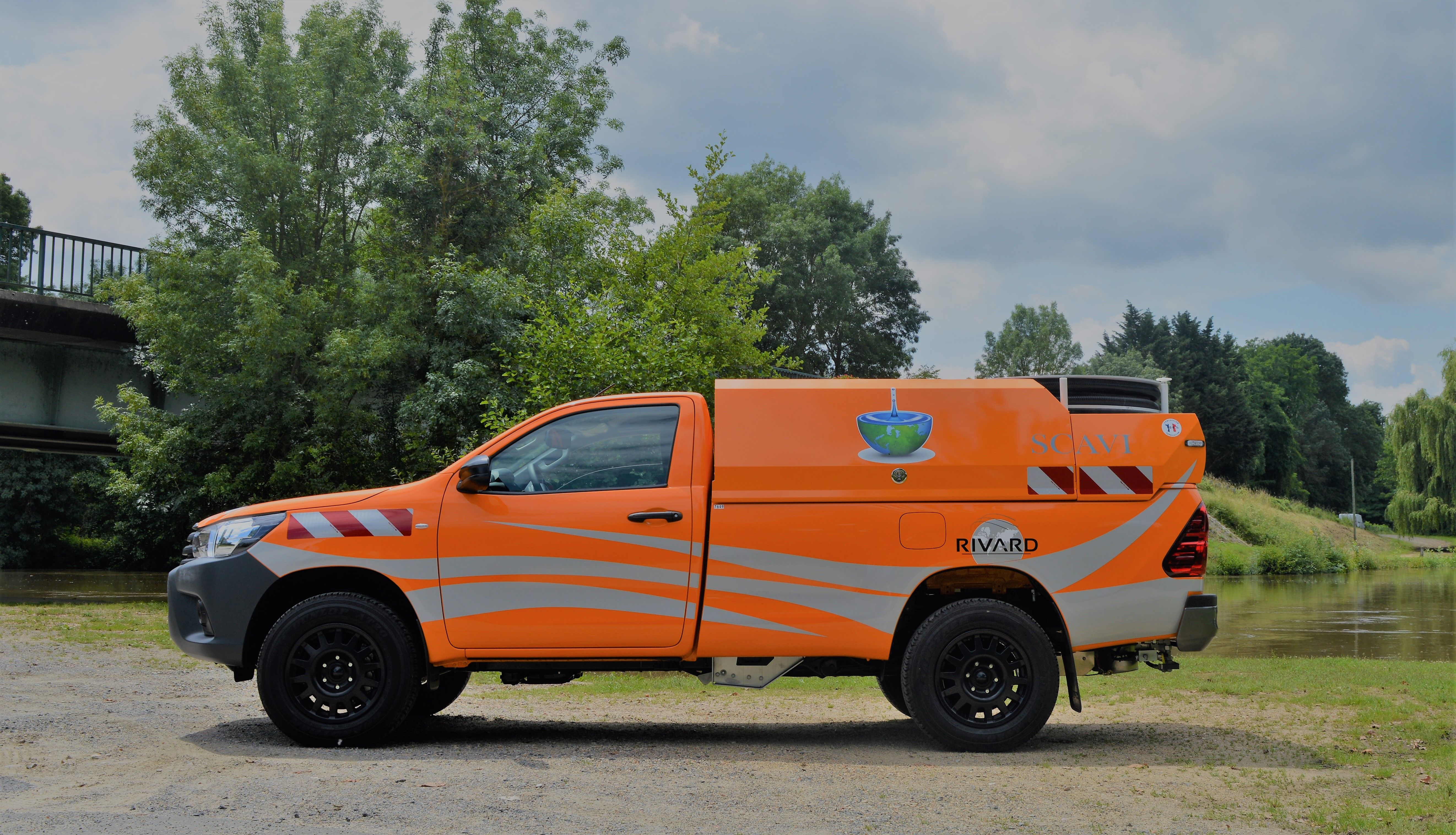 Hydrocureur Bora Rivard avec capacité de 600 litres et compacité optimisée