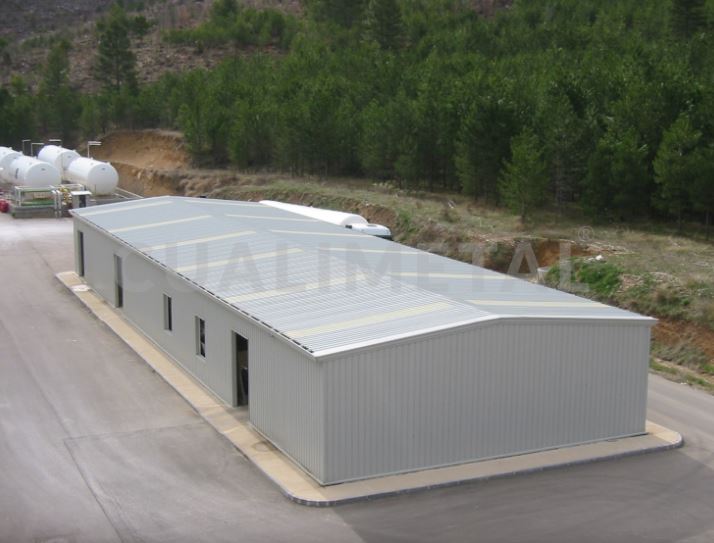 Hangar gamme EcoRapid - idéal pour écuries, boxes, manèges - Cualimetal_3