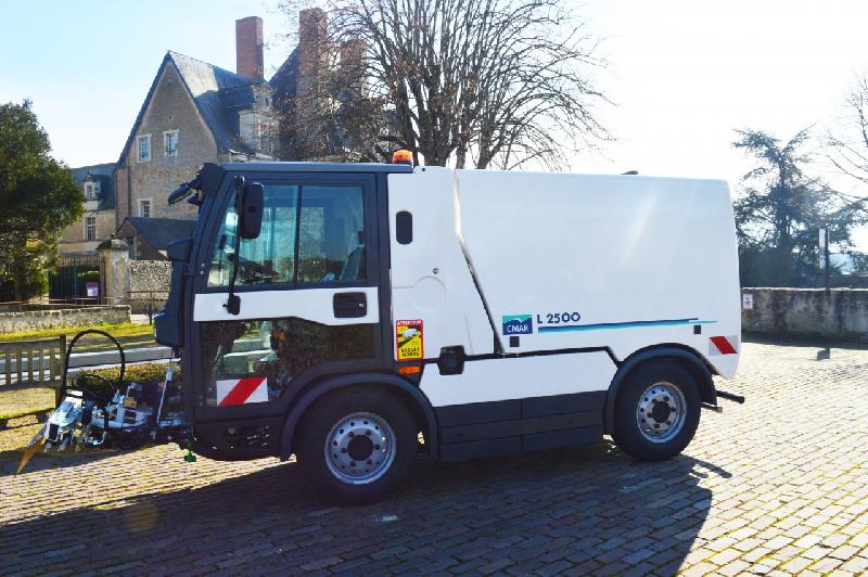 Laveuse compacte eau froide L 2500 CMAR 4X4 - Déneigement - UGAP - Laveuse de voirie_3