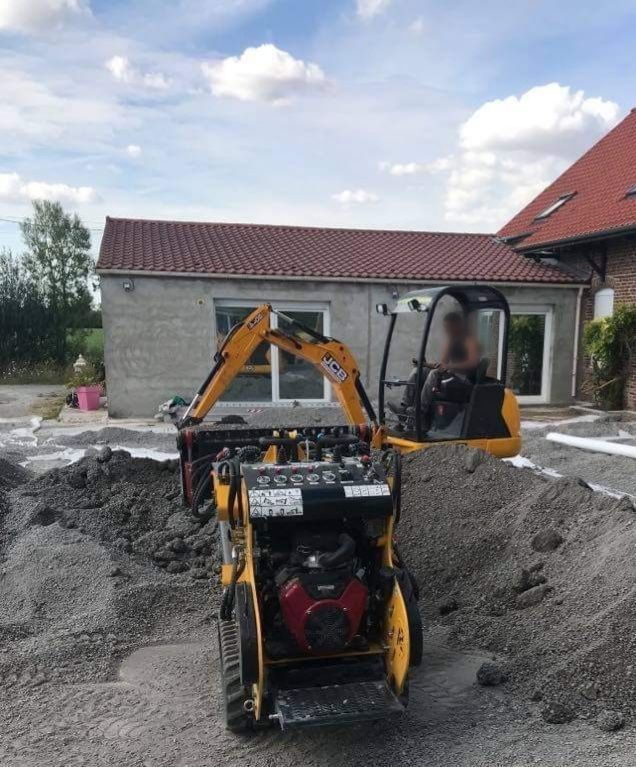 Mini chargeuse pour paysagistes et agriculteurs