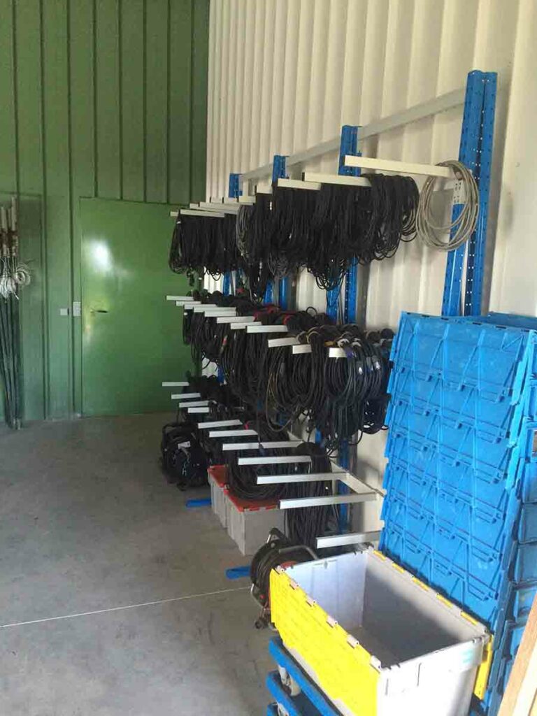 Rayonnage vertical pour le stockage simple et rapide des charges longues disponible en simple ou double face_3