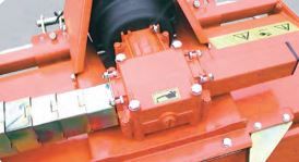 Machine agricole avec cardan standard et boîtier monovitesse 540 tr/mn