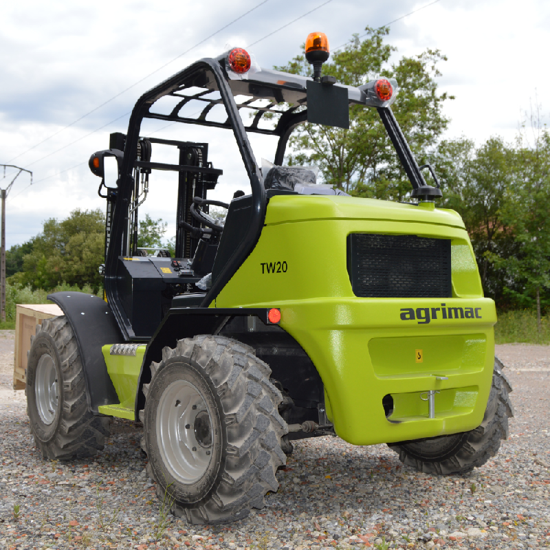 Chariot Élévateur Tout-Terrain TW20  Alpes  idéal pour les travaux de construction et agricoles -  disponible en achat neuf et en location de courte à longue durée_3