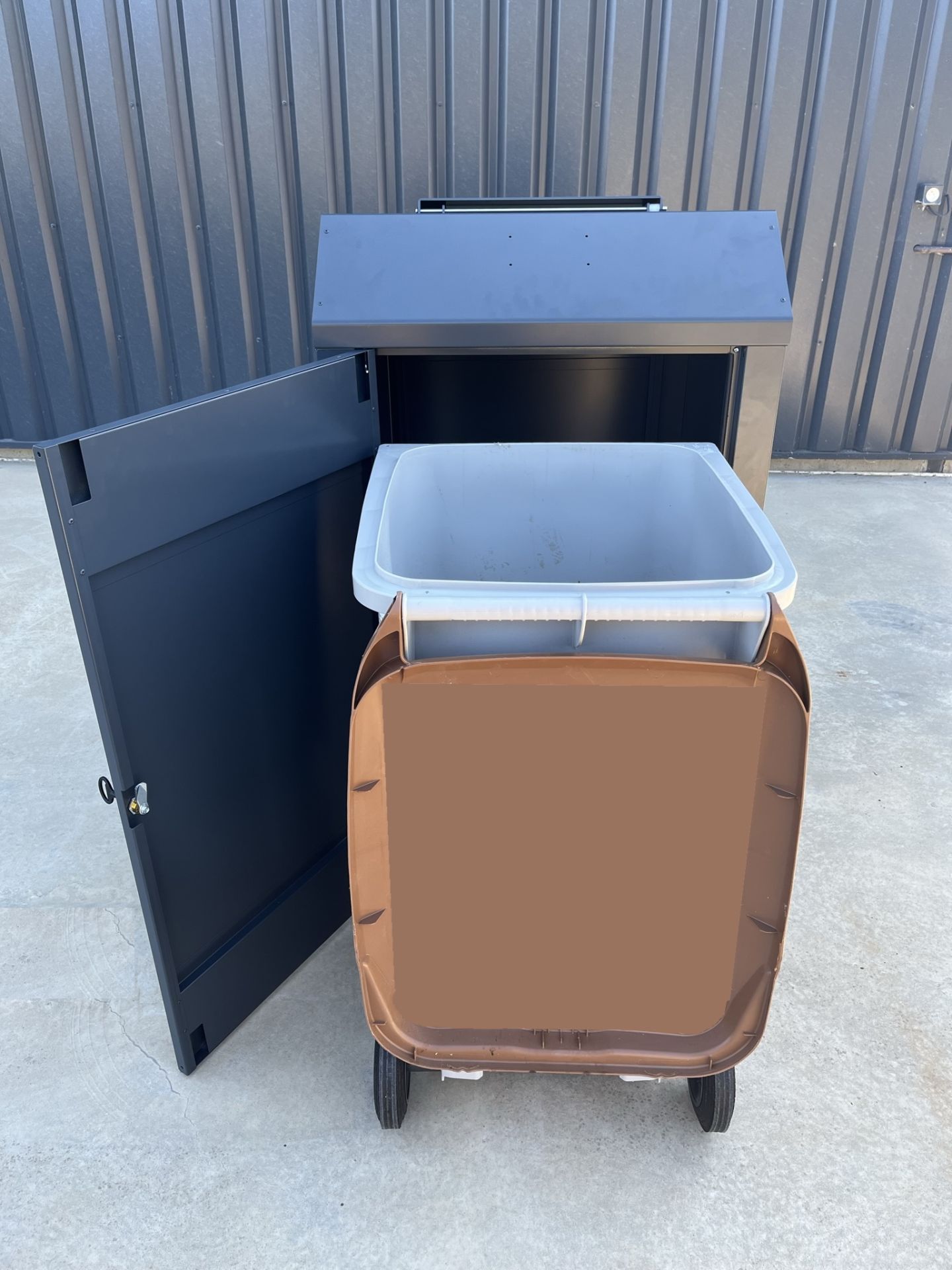 Abri poubelle Wastebio - Design esthétique, accessibilité PMR, collecte biodéchets 120 à 240L - Made in France_3