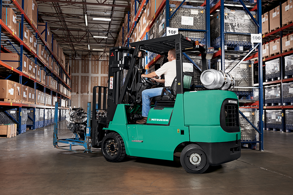 Chariot élévateur gaz à bandage Mitsubishi 7000 kg FGC70K (STC) - compact et performant pour espaces confinés_3