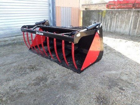 Godet multi- service en 2 m_3