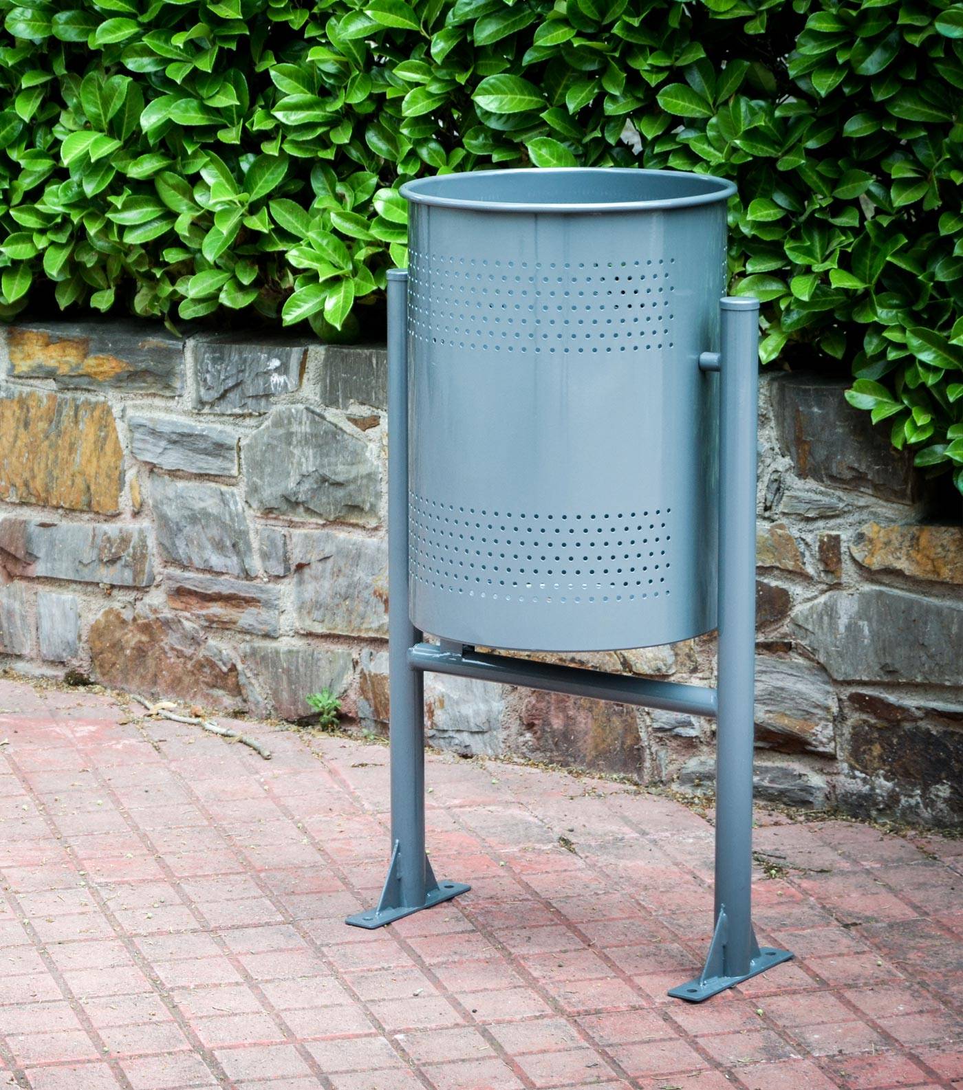 Poubelle publique circulaire PA600M - acier perforé avec traitement Ferrus anticorrosion_3