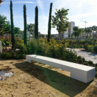 Banc en béton Andra - Dimensions 400 x 60 x 42 cm - Poids 1400 kg - Modèles I90, I150, I220, Q, Q90, C, C30, O+, Z1, Z2, L, LV, J, J120, Tetris T, Tetris X_3