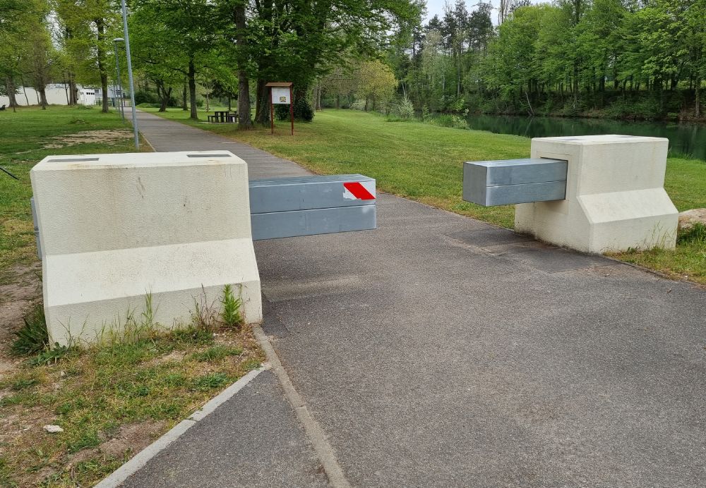 Poutre de sécurité modulable adaptée aux terrains d’accueil et déchetteries