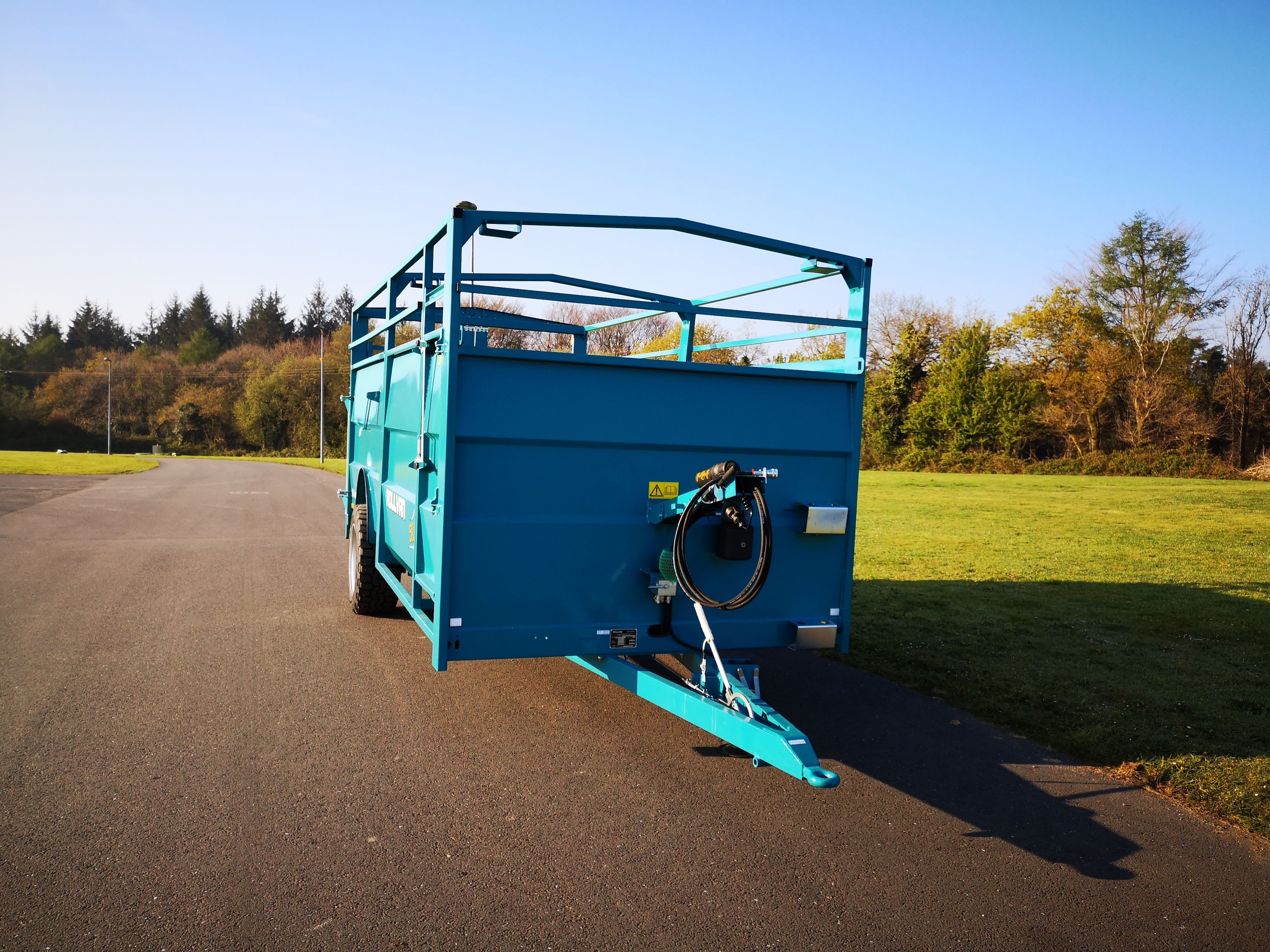 Remorque Rollvan 52 avec marche-pieds pour surveillance des animaux