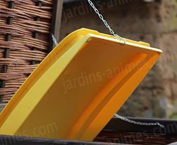 Abri de jardin en pin traité pour protéger vos poubelles