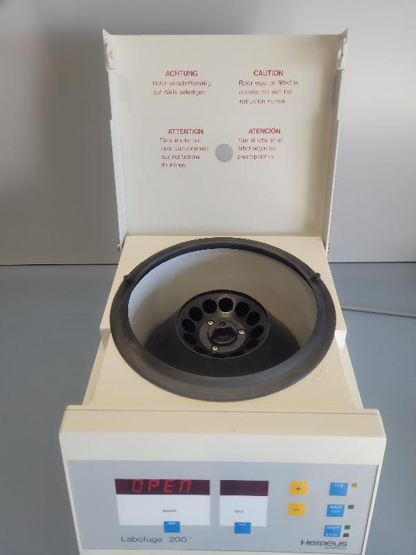 Centrifugeuse HERAEUS Kendro Labofuge 200 avec rotor fixe 3760_3