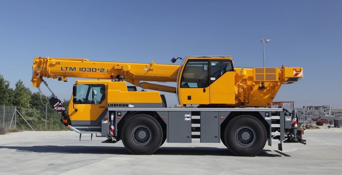 Grue automotrice LTM 1030-2.1 - Liebherr - capacité de charge max 35 t - flèche télescopique 9,20 m à 30,00 m - moteur Mercedes-Benz_3