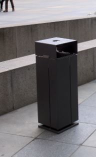 Nanuk - cendrier corbeille MMCité 1 a.S. - conception intelligente en bois, métal ou acier avec couvercle optionnel_3