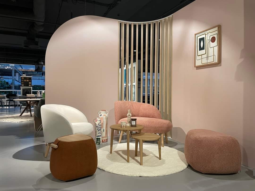 Siège d'accueil ergonomique et élégant pour espaces modernes_3