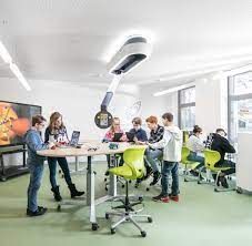 Système de média au plafond innovant et élégant avec fourniture d'électricité, de données, de gaz ou d'air comprimé en trois dimensions  -  Fly One®_0