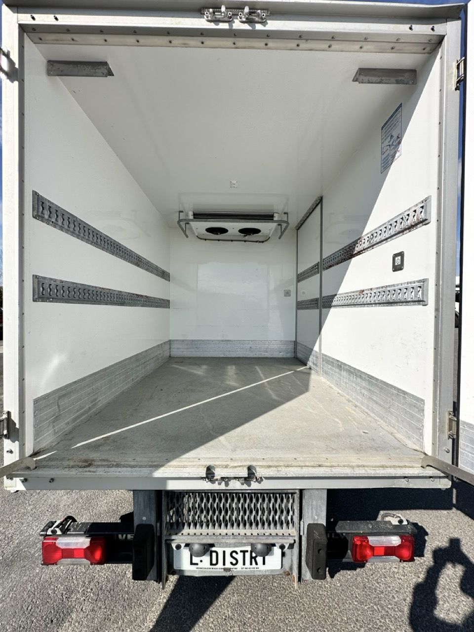 Voiture frigorifique à boîte manuelle - Volume -9,79 m3 - Iveco Daily 35S13 - LD149_3