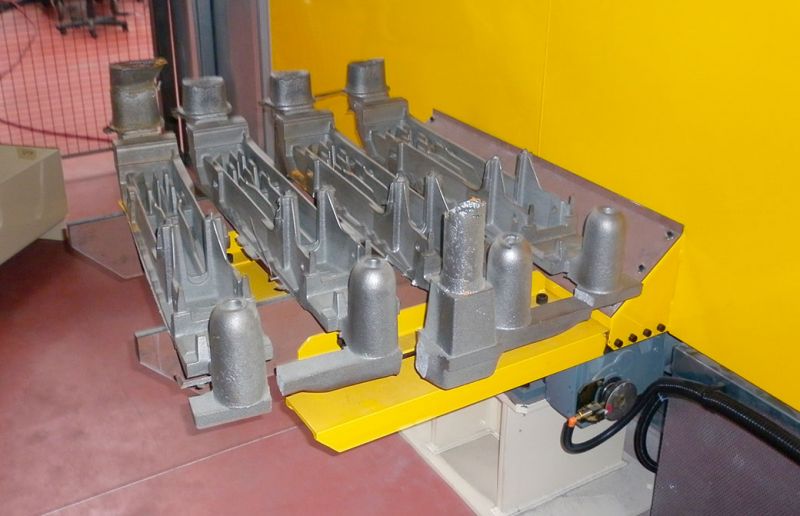 Cellule robotisée pour alliages d'acier - chargement, déchargement, tronçonnage et finition_3