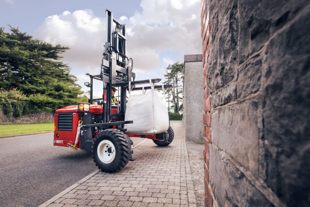 Moffett M4 NX, chariot embarqué offrant économie et efficacité énergétique