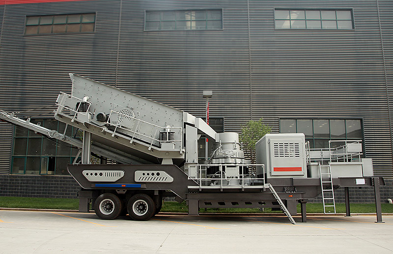 Station semi-mobile pour concassage primaire et secondaire de granite