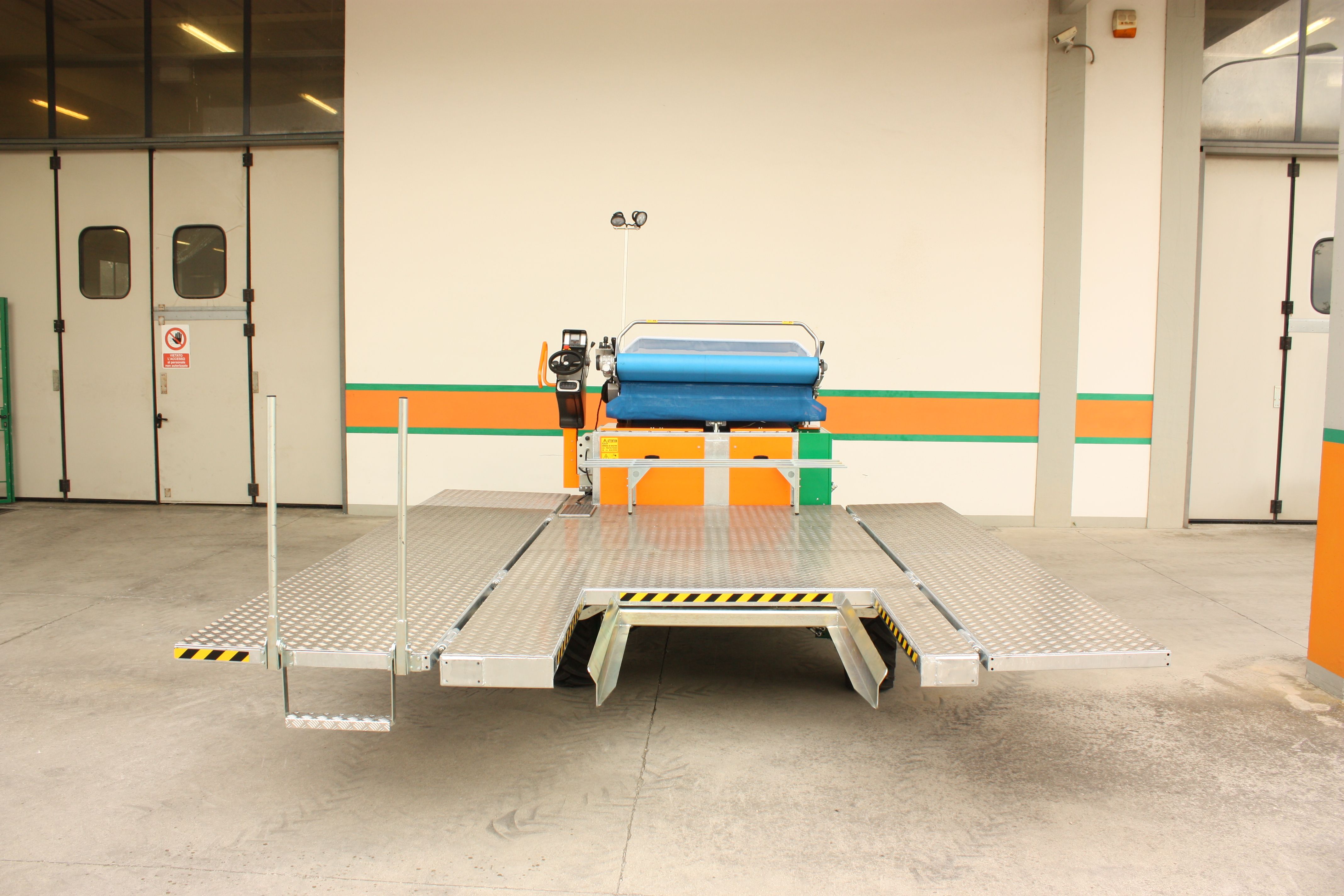 Récolteuse de légumes 8300 Foglia - Ortomec SRL - Puissance moteur 50 à 75 CV - Largeur de tête de récolte 130 à 180 cm_3