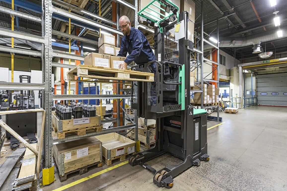 Chariot préparateur de commande grande hauteur OPBH12H & OPBM10P - Mitsubishi Forklift Trucks - 1250 kg - Levée 5.2 à 10.5 m - Électrique_3