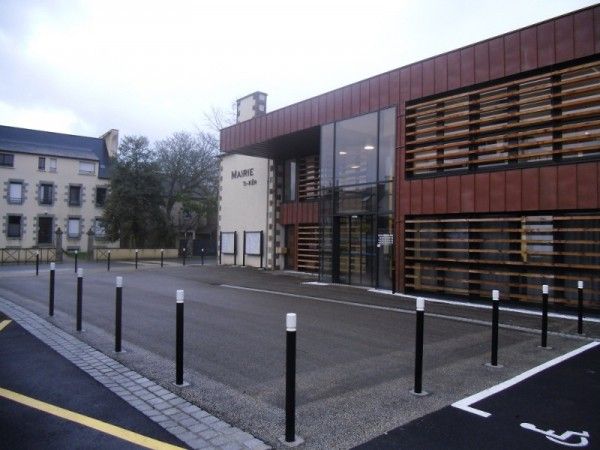 42.11 - Potelets fixes - Gorge - Hauteur hors-sol: 0,80m à 0,90m - Ø76mm - Fixation à sceller_3