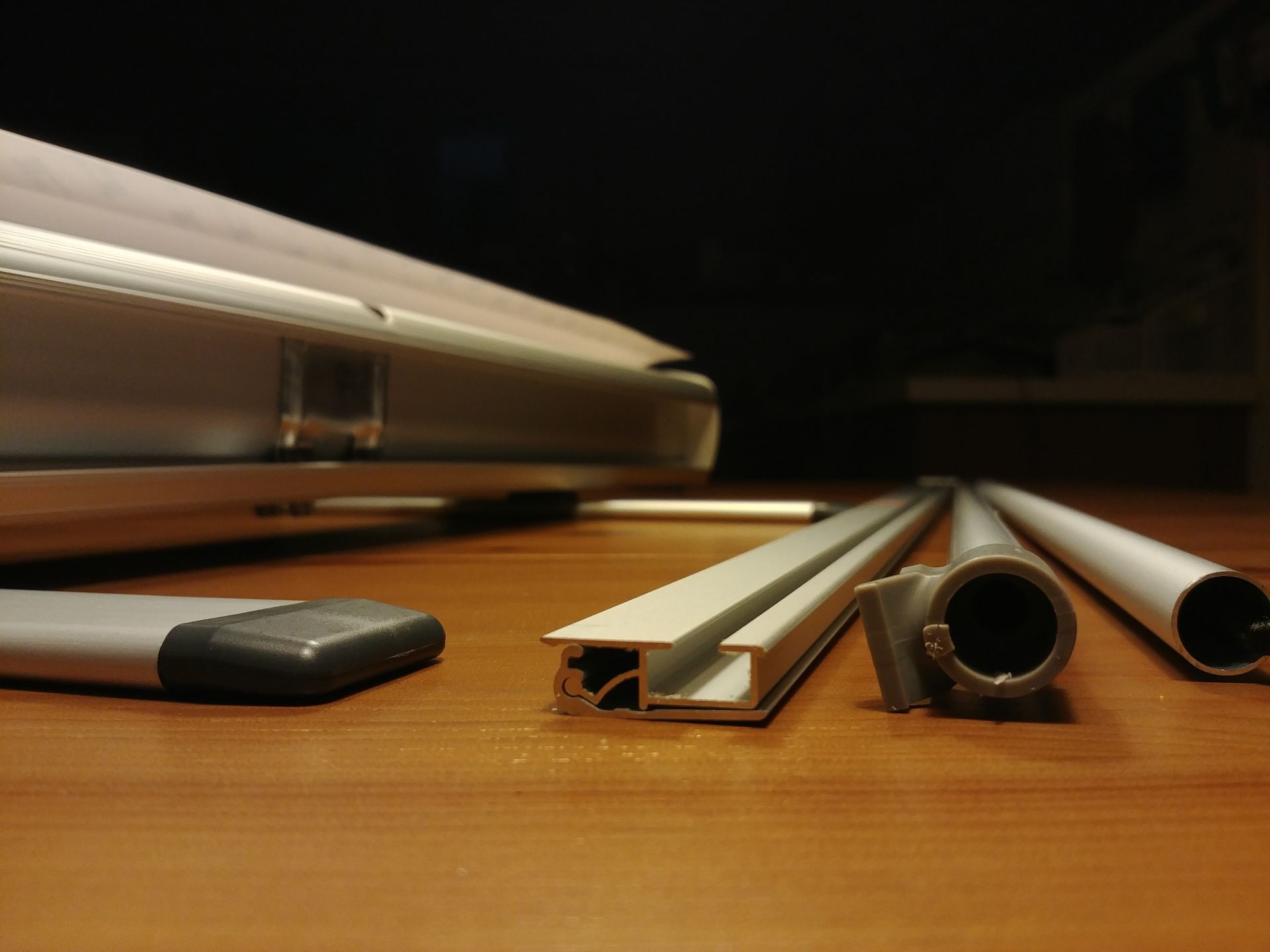 Kakémono roll-up plus - enrouleur aluminium robuste et économique - formats 85x200 cm et 100x200 cm_3