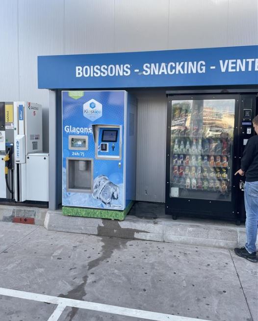 Kiosk'Ice, distributeur de glaçons rentable et compact pour espaces limités