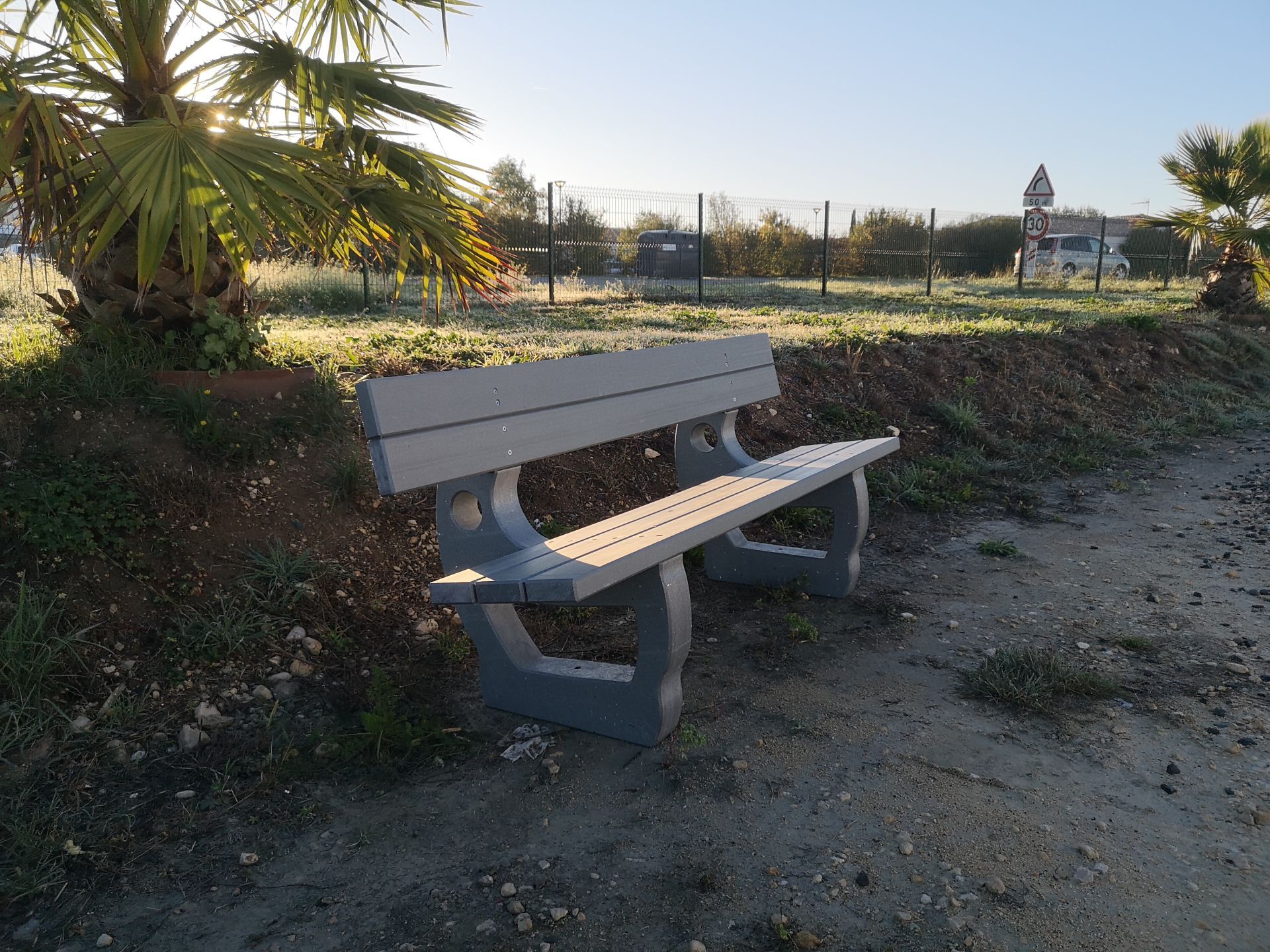 Banc public avec dossier 180 cm - 100% recyclé - robuste et sans entretien_0