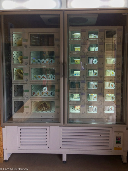 Distributeur automatique à casiers réfrigérés  pour produits laitiers et fromages_3