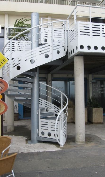 Escalier hélicoïdal YSOFER - modèle ysovoile - passage 1UP ou 2UP - finition galvanisation à chaud_3