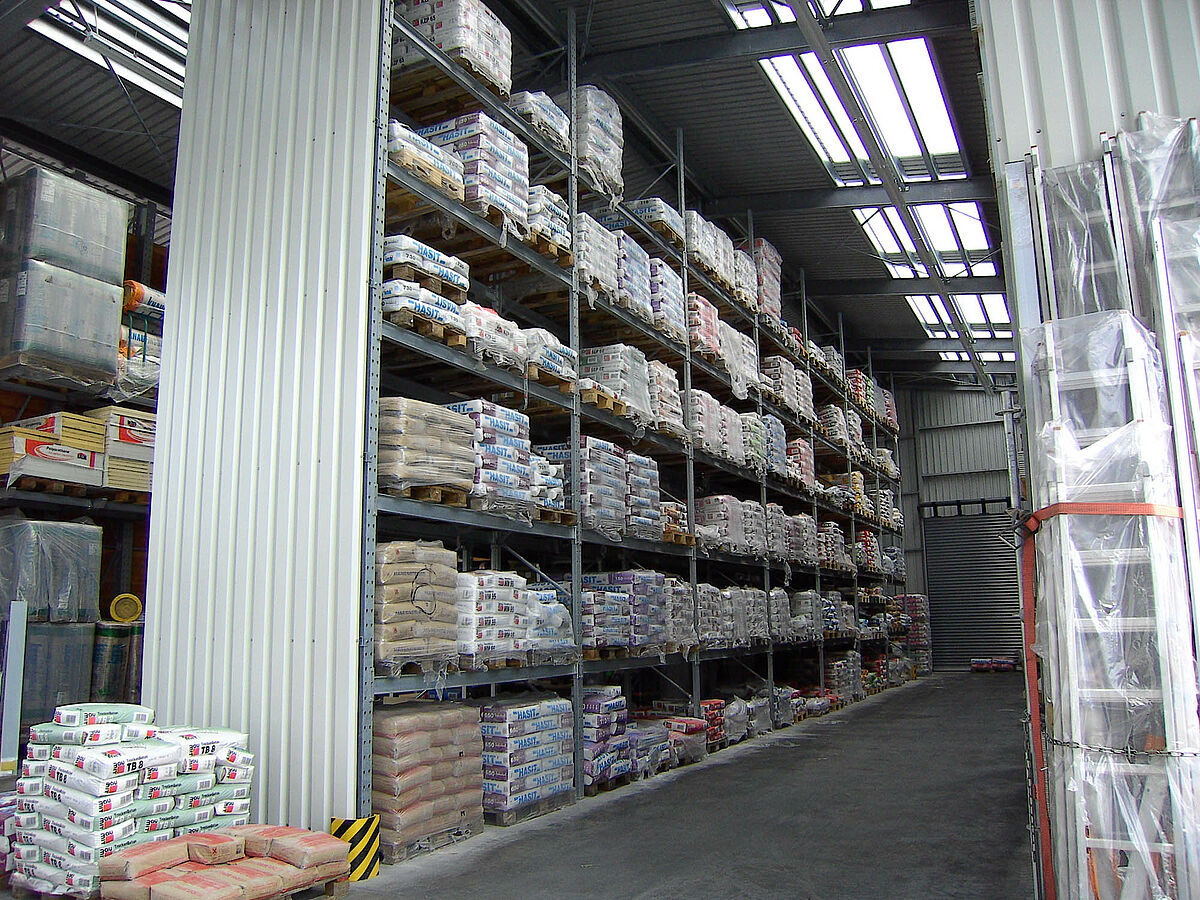 Hall pour rayonnage à palettes - OHRA - Structure sur mesure avec toiture et bardage personnalisables_3