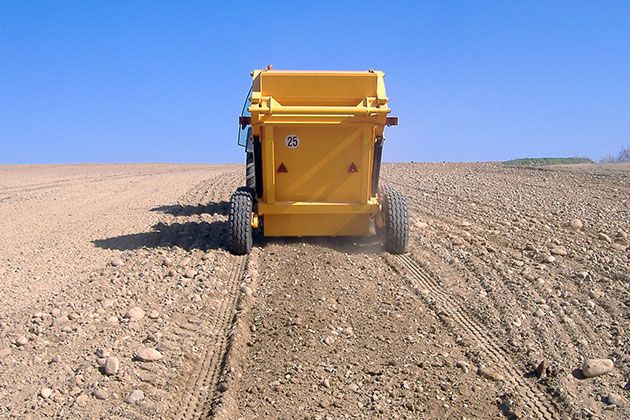 Ramasseuse de pierres Kirpy équipée d'une grille standard 42 mm