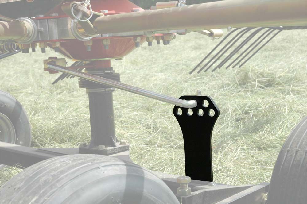 Machine agricole performante Juras 1502 pour un dépôt précis des andains
