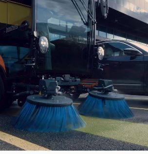 Machine de nettoyage autonome Urban-Sweeper S2.0 équipée de lidars et radars