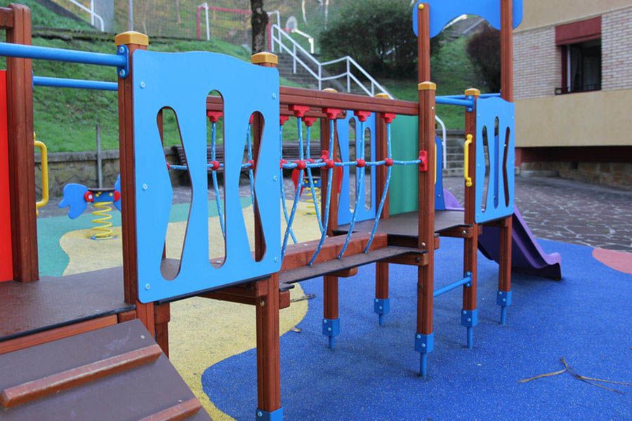 Ge-2400b - Structure de jeux combinée Jolas - Dimensions 3,35 x 5,78 x 2,56 m - Poids total 308 kg_3