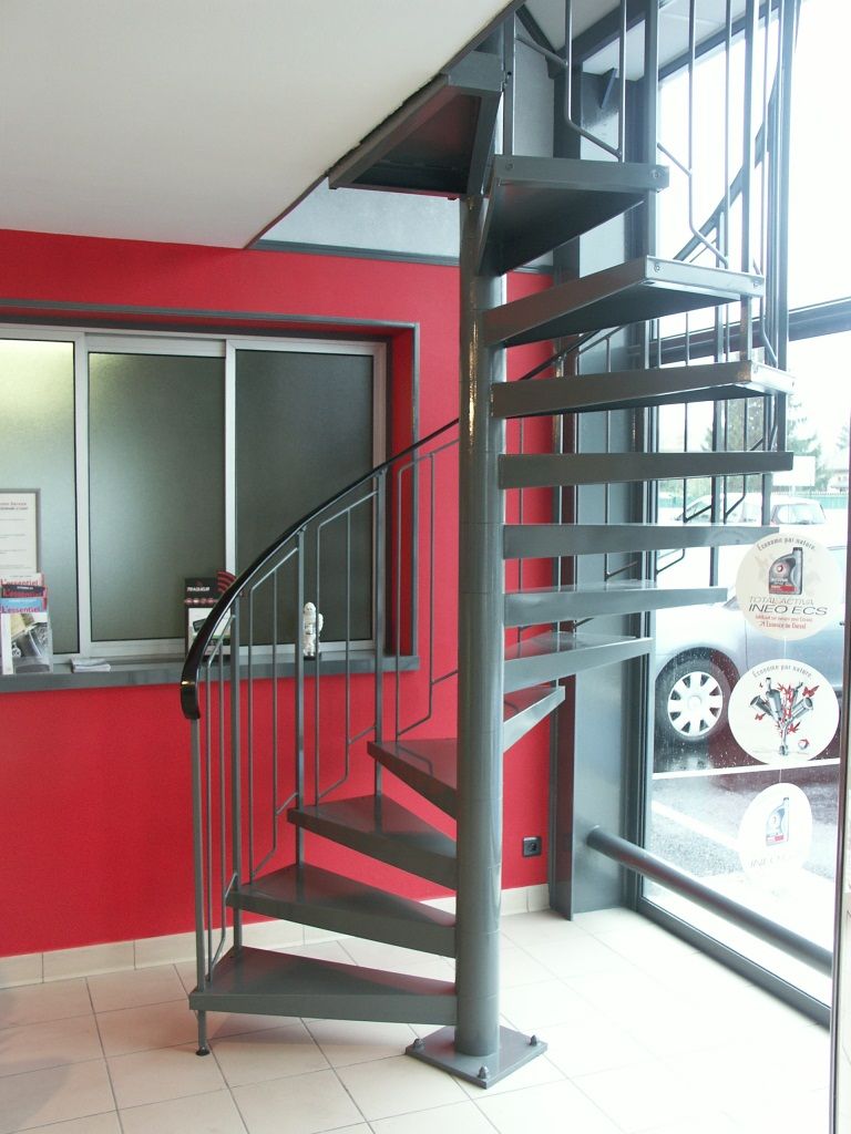 Escalier hélicoïdal basic - Constructions Industrielles du Rhône - diamètre fût central 101.6 mm - diamètre 1400 à 3800 mm - marches personnalisables_3