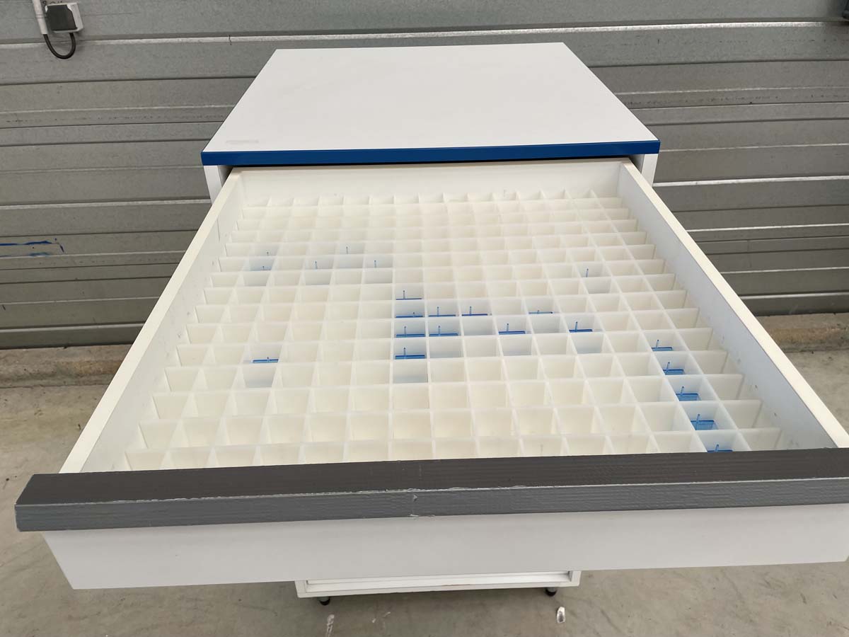 Meuble d'occasion de laboratoire avec tiroirs - ATEX - 9 tiroirs sur pieds métal - P21091158_3