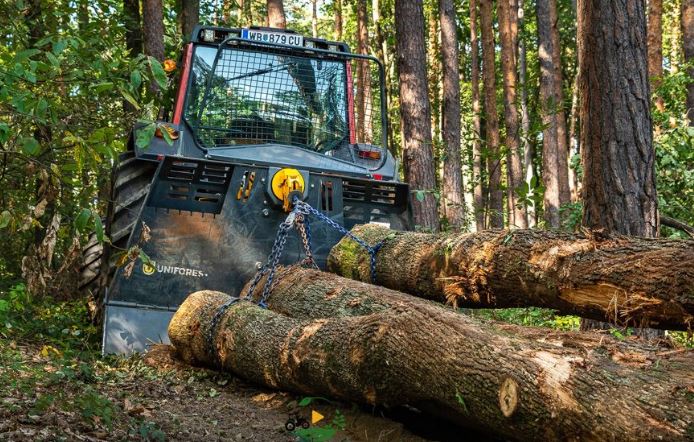Treuil Uniforest pour travaux intensifs avec force de traction continue sur certains modèles